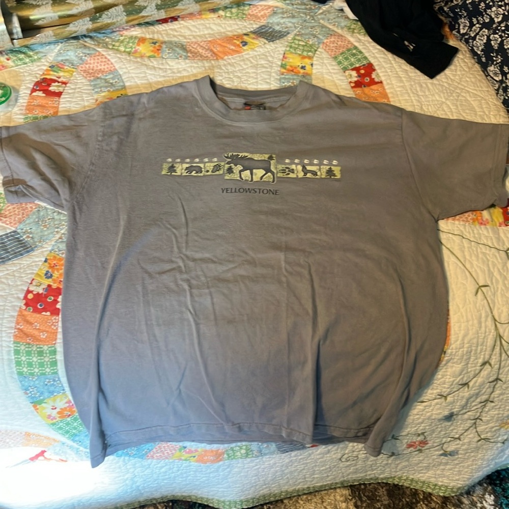 Yellowstone’s Graphic Tee Vintage